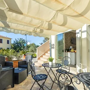 https://acquazzurra-guest-house.in-sardinia.net